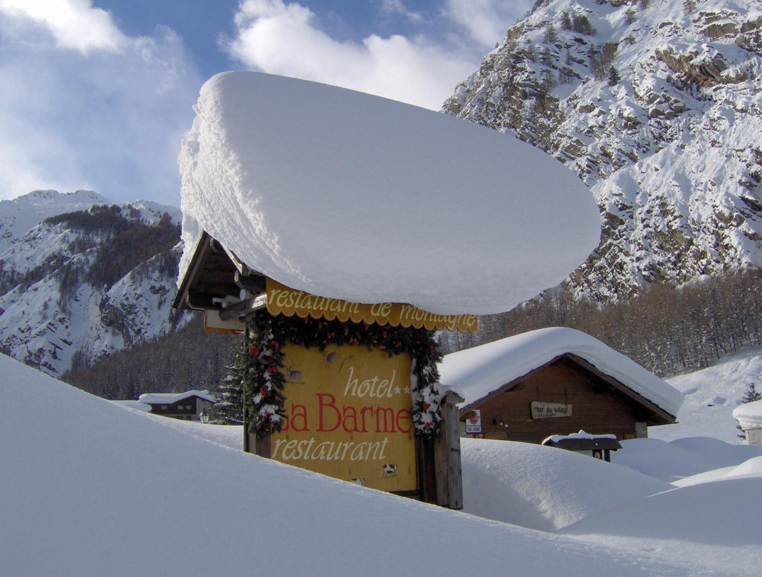 Hotel Restaurant La Barme กอนเญ ภายนอก รูปภาพ