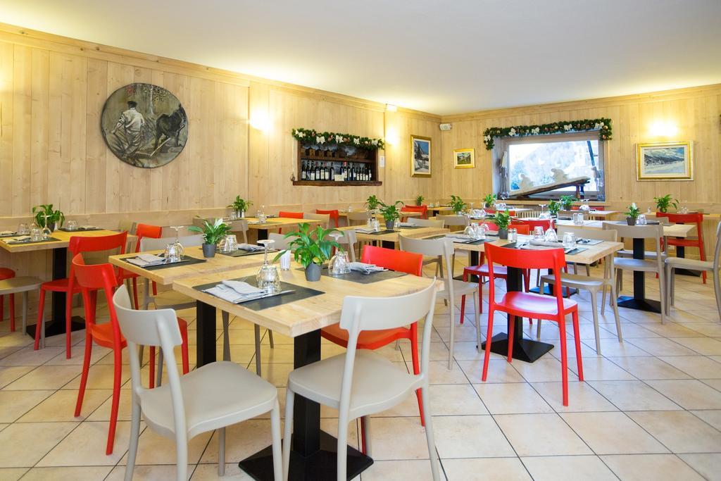 Hotel Restaurant La Barme กอนเญ ภายนอก รูปภาพ