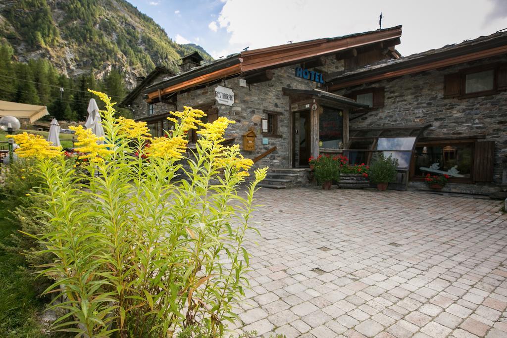 Hotel Restaurant La Barme กอนเญ ภายนอก รูปภาพ