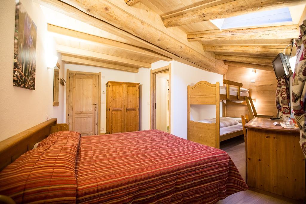 Hotel Restaurant La Barme กอนเญ ภายนอก รูปภาพ